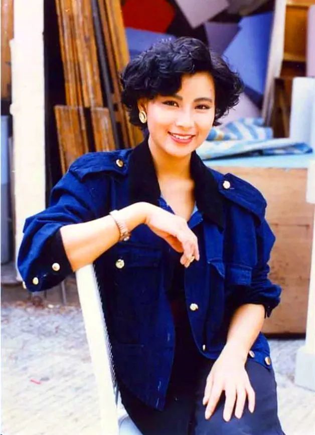 电眼美女李美凤那时候的美女都是纯天然的还记得她吗