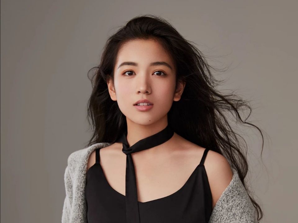 当萧清得知沈争一和邵北笙的合约关系后,立马选择和邵北笙告白,并对沈