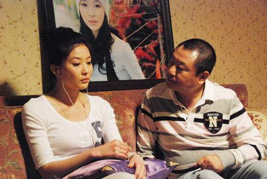 从"药匣子"到"笑面卧底",59岁的范伟凭什么让万人落泪?