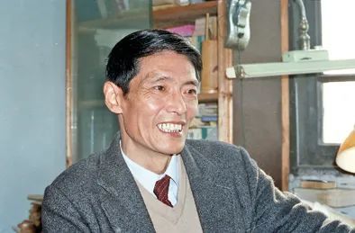 名家侧影烟酒茶人生三趣陆文夫全有了