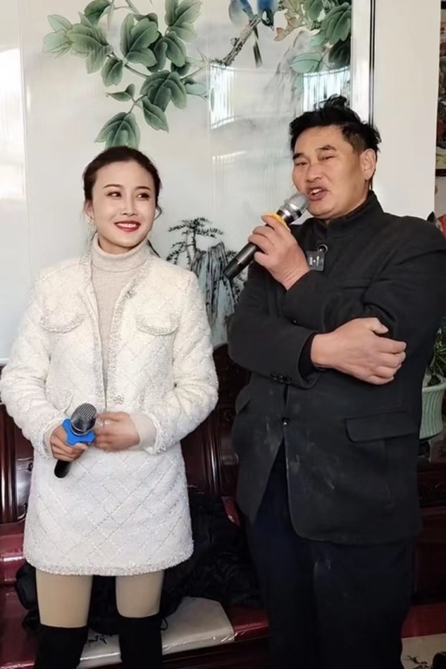 从自身实力来看,朱小伟配不上马翠霞,而明眼的网友也已经看出,马翠霞