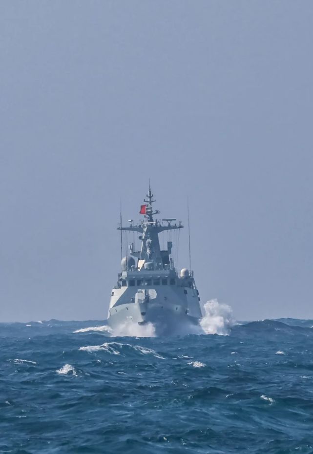 三舰齐发南海深处砺铁拳