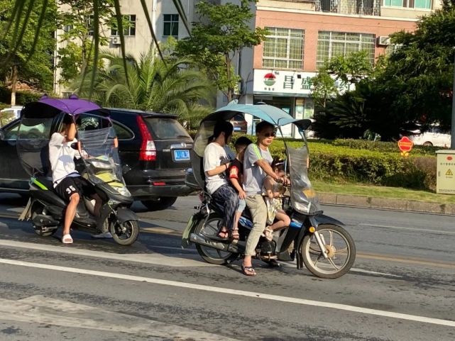 曝光台丨莲花城区摩托车,电动车,行人交通乱象(二)