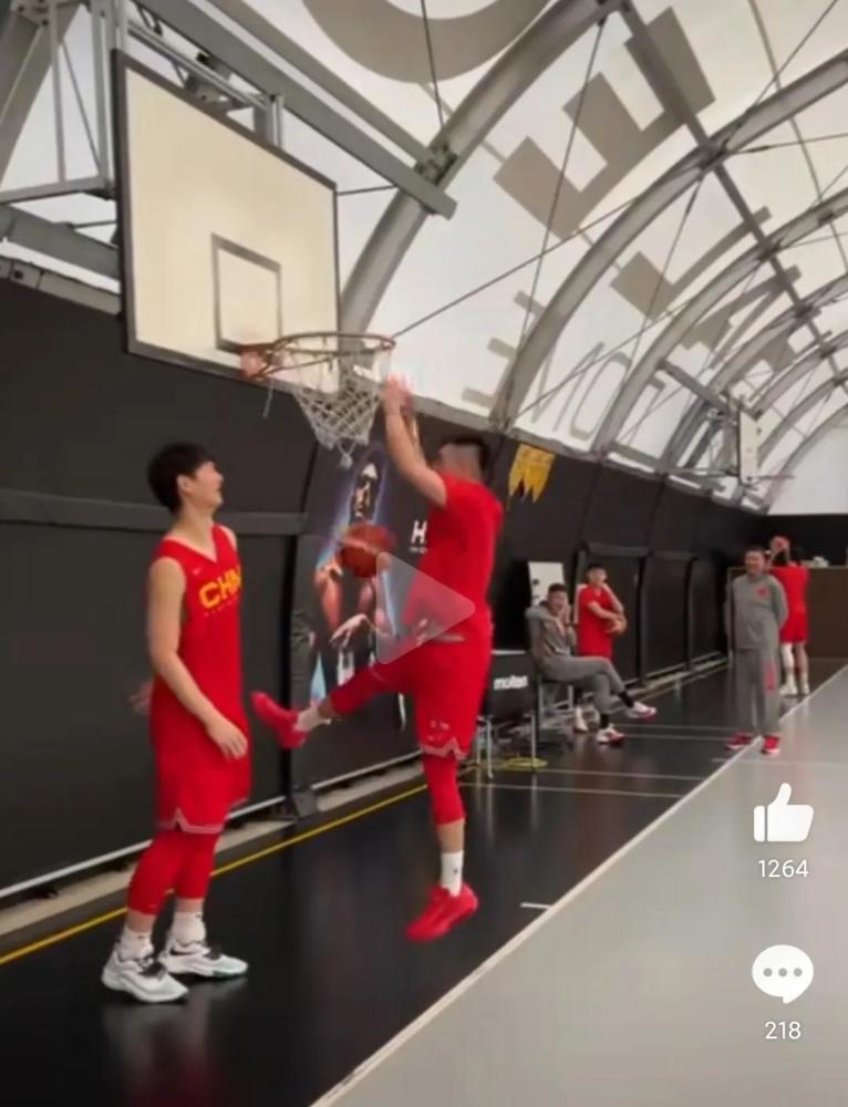 西热力江 CBA资讯：郭艾伦隔扣王哲林，高诗岩发文祝福，福建外援到位