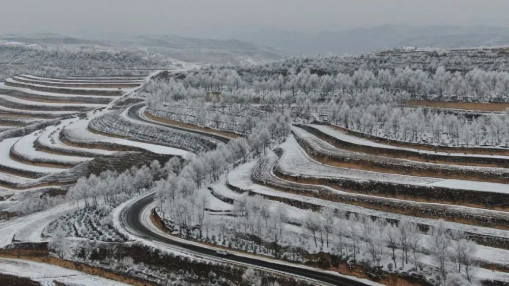 定西通渭冰雪美景秀华岭