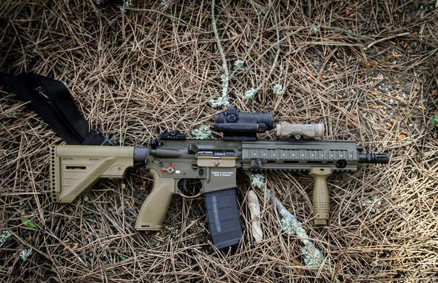 黑水雇佣兵的32种常见枪支种类比正规军的都丰富