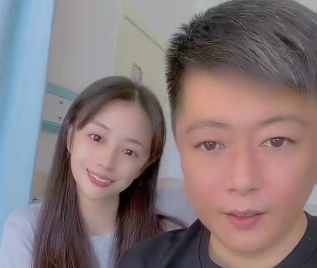 "谢永强"妻子紧急入院手术!躺病床鼻子插管,男方心疼到眼泛红