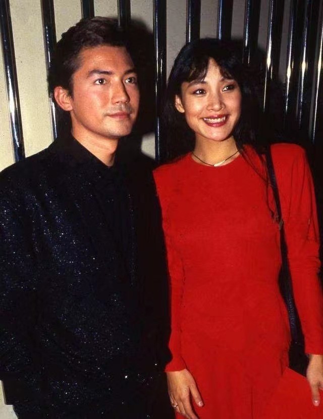 69岁尊龙令林青霞王祖贤痴迷的男人近照却模样大变感情不顺