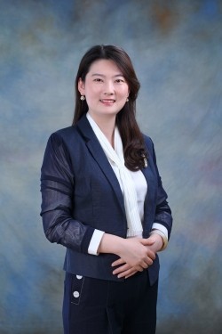 刘欣欣,中共党员,博士,副教授,北京师范大学访问学者.