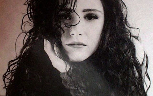 飚脏话怒骂粉丝,事后解释:压力过大导致|蒂芬妮达维希|歌手|粉丝|黛比