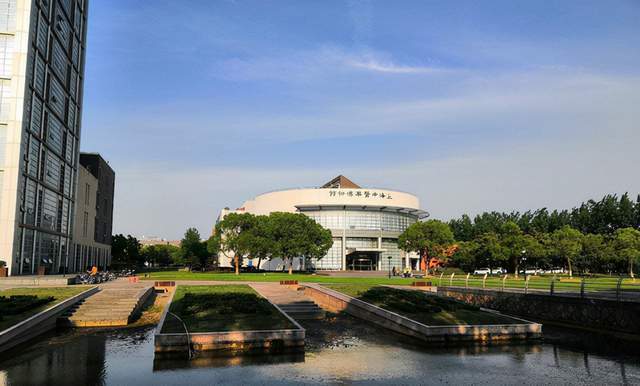 上海中醫藥大學(一流學科建設)是以中醫,中藥為特色的高校,是我國中醫