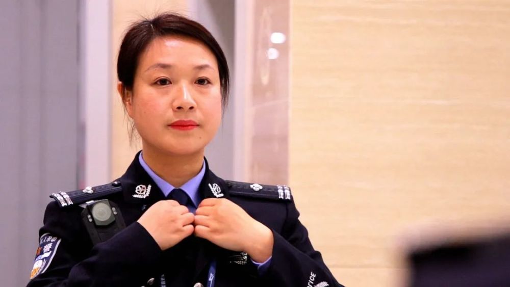 本期人物:周萌 四川出入境边防检查总站 执勤一队教导员