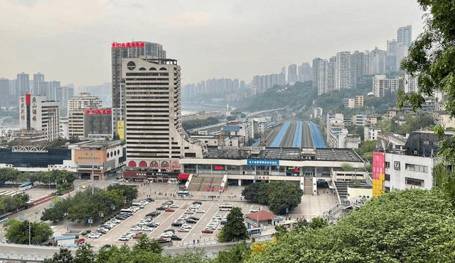 曾经的繁华,现在城市的"伤疤",这样评重庆菜园坝你觉得怎么样