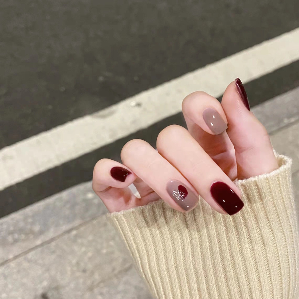 ins秋冬显白美甲简单又耐看带一点甜甜的冬日感