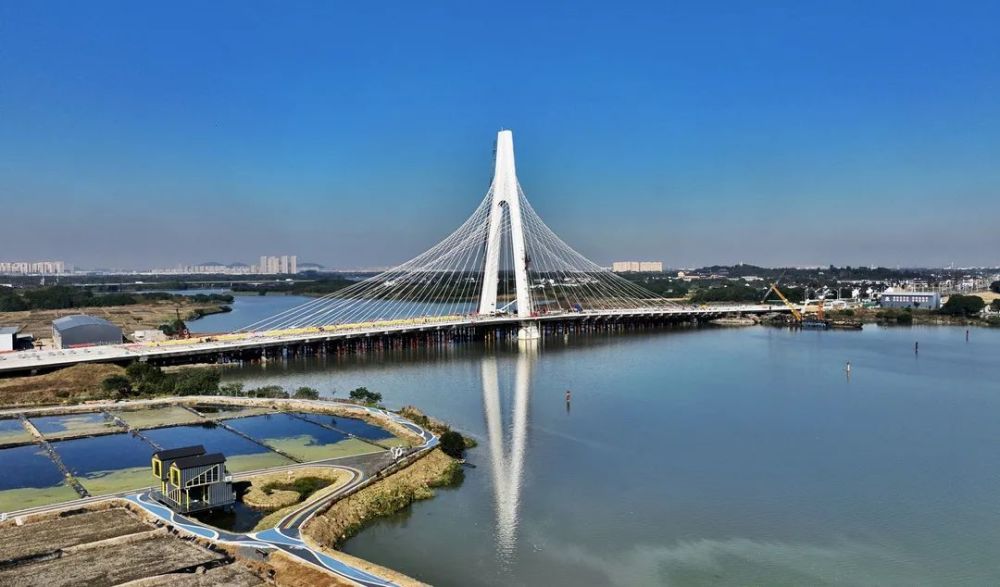 集智慧工艺于一身,宛山湖大桥下月竣工通车!_腾讯新闻