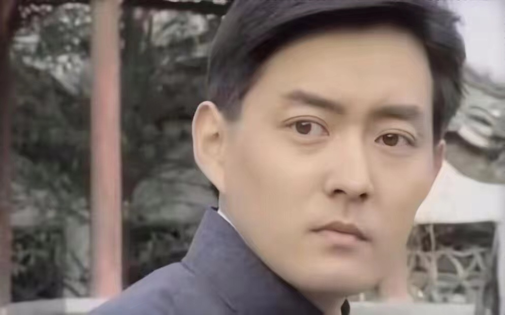 57岁李志希晒全家福庆结婚20周年空姐妻子罕露面仨儿女颜值高