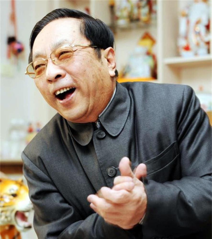 李伯祥是相声行业里公认的实力派,他的实力不仅仅局限在相声行业本身