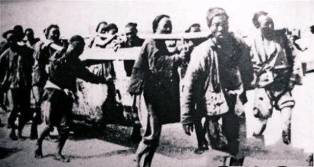 发展的情况下,如果遇到战乱,老张家的人被乱军杀死,或者是被拉壮丁