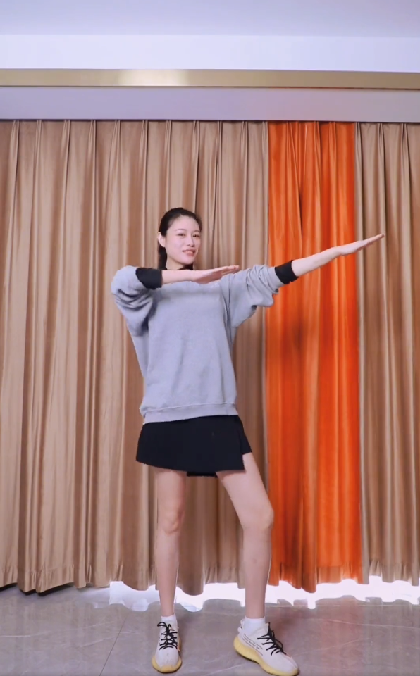 章子怡卡点晒全家福为继女庆生,葛荟婕热舞懒理女儿生日评论