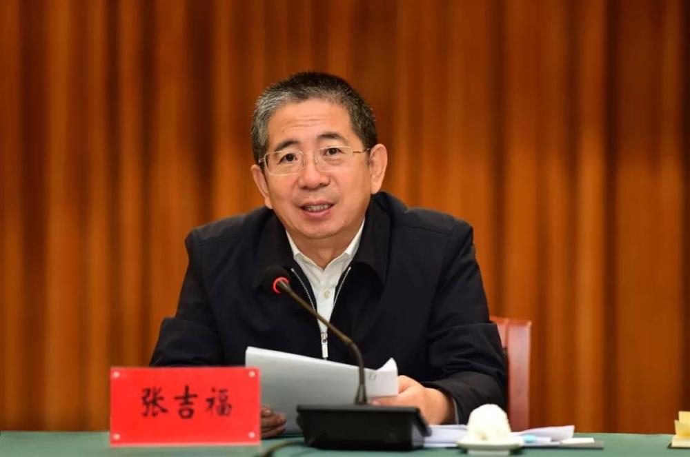 张吉福任山西省副省长,曾穿t恤文化衫上节目,将"煤都黑"变成"大同蓝"_