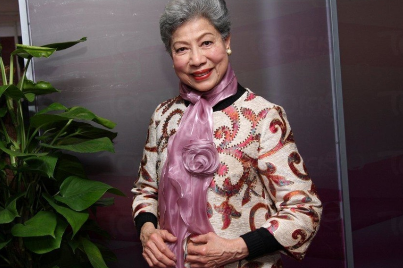 金牌监制受访,痛斥电视台制度不尊重配角,常让87岁罗兰熬夜拍戏