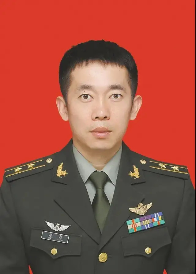 这大概是全军最牛的中校连长,最老的上校连长,他们都来自陆军!