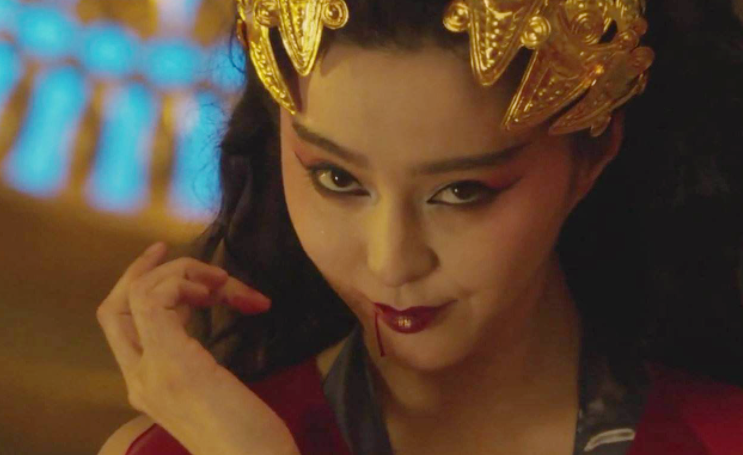 之后在2016年,范冰冰搭档李连杰,黄晓明等大咖艺人主演电影《封神传奇