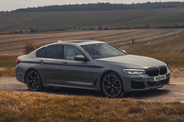 2021款宝马5系545e:插电混动版本的骄傲