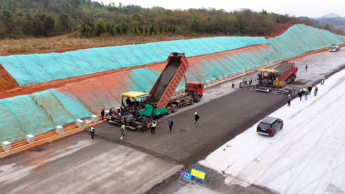 湘潭县莲花大道二期一段跑出项目建设加速度