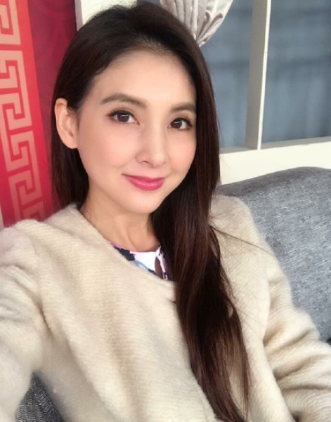 36岁女星豪门梦破碎!未婚产子十年遭抛弃,男方每月付三万生活费