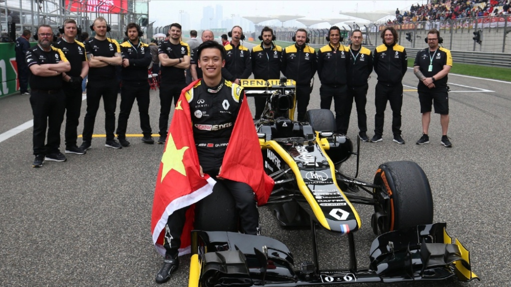 中國第一位f1正式比賽的車手