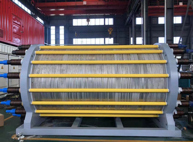 国产"巨无霸"制氢水电解槽下线