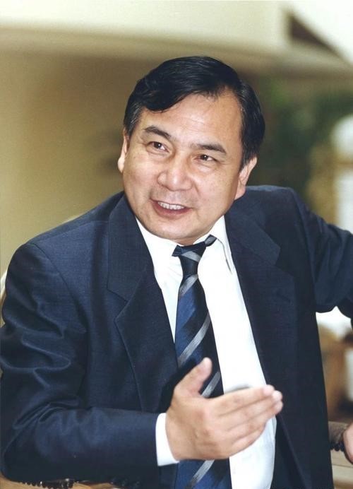 李晓华,一位人称"北京首富"的企业家,慈善家.