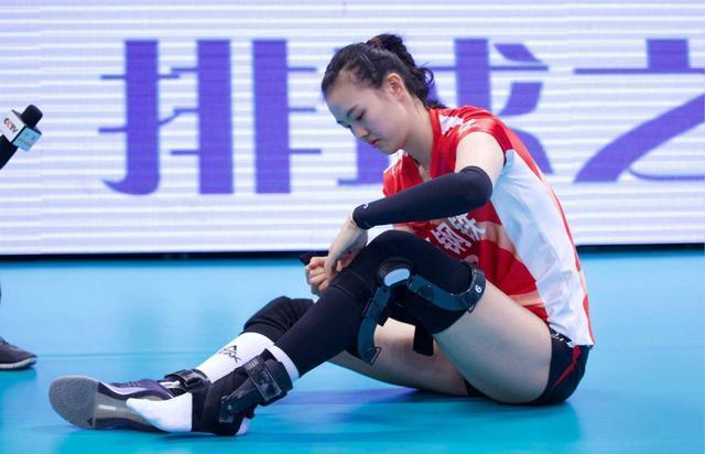 张常宁的腿绝了脚趾纤细像手指一样长1米2大长腿病床撑不下