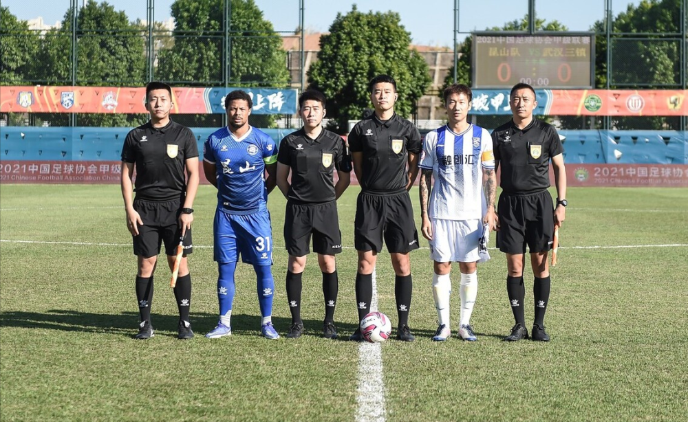 梅州客家 2-1！12连胜！仅3天，国内足坛“连胜王”换队，联赛第1＋直奔中超