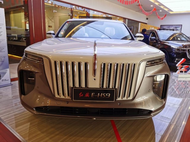 实拍红旗esh9,豪华气场太强烈,国产纯电suv难逢对手