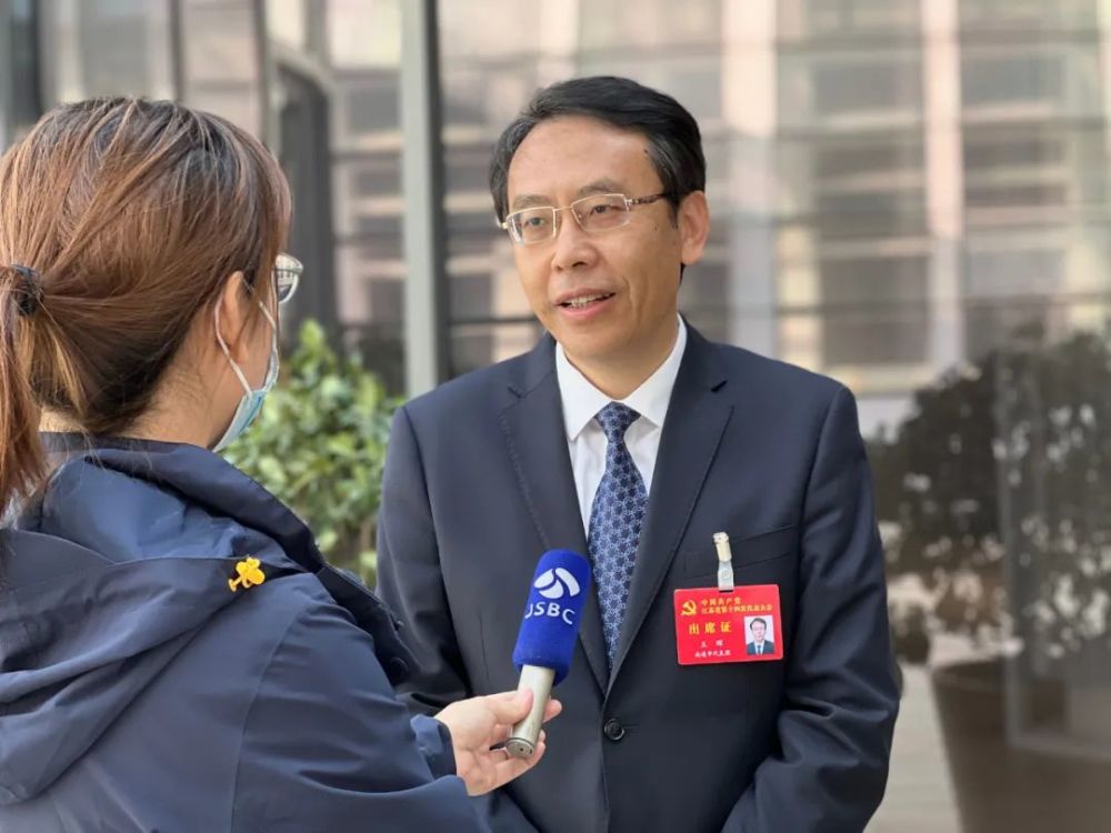 王晖接受江苏卫视采访