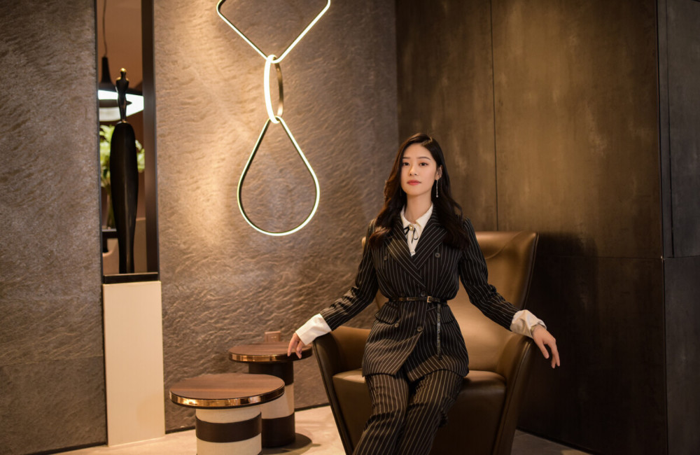 我只背叛了你一次,但是我为你生了两个儿子,你不该原谅我吗