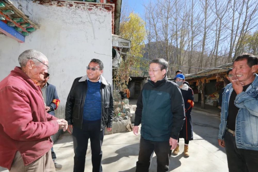 许成仓深入基层宣讲党的十九届六中全会精神