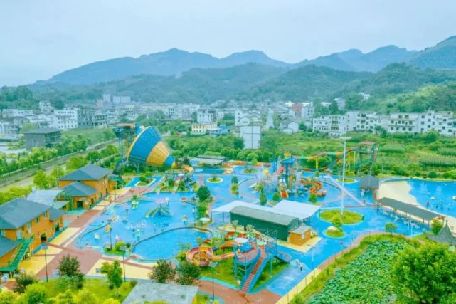 水车坝水上乐园身处这个美丽乡村之中,感觉时光似乎都放慢了脚步.