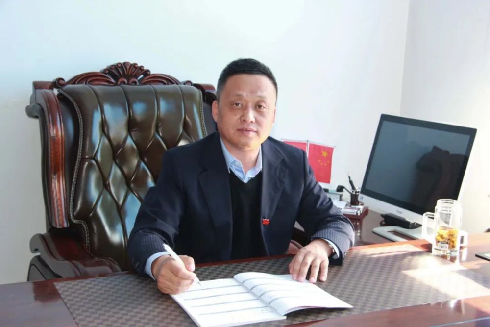 八面通林业局有限公司党委书记,董事长 朱革