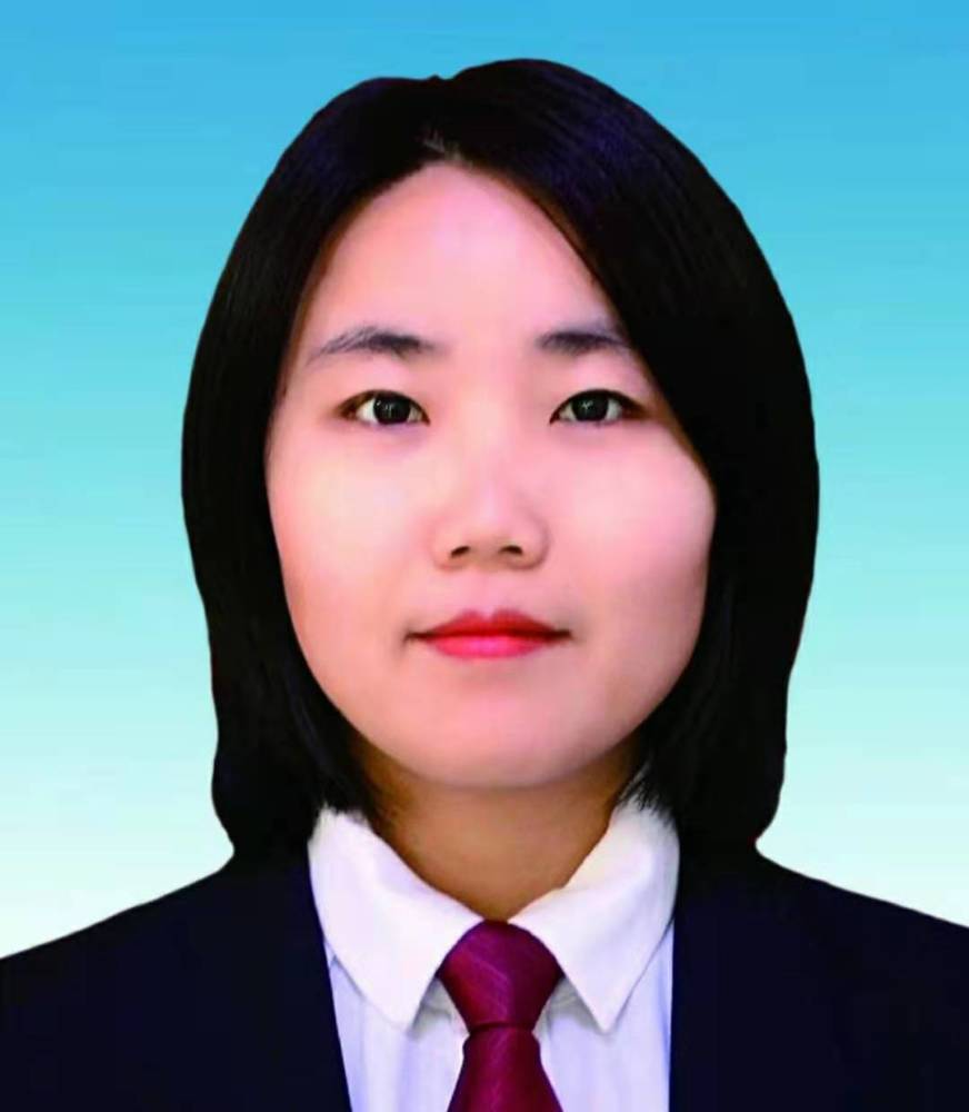 27岁美女硕士担任镇长才华和颜值共存这才是当代明星