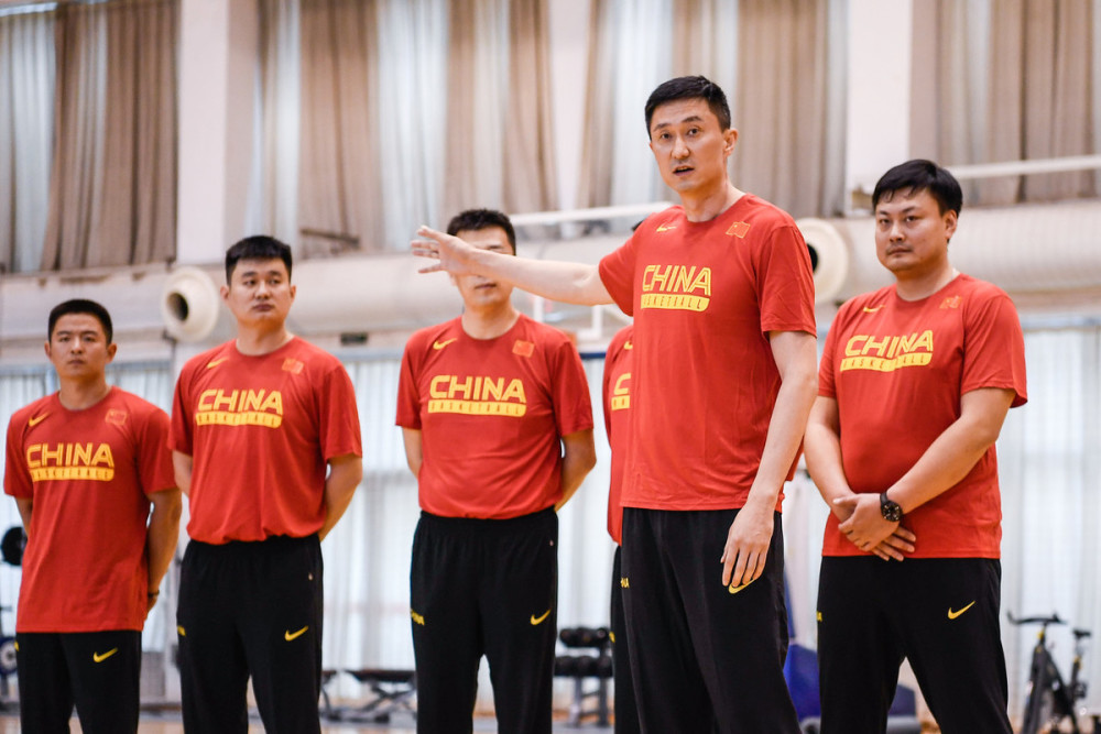 周琦 中国男篮12人大名单出炉！周琦、郭艾伦领衔，日本队2NBA球员缺阵