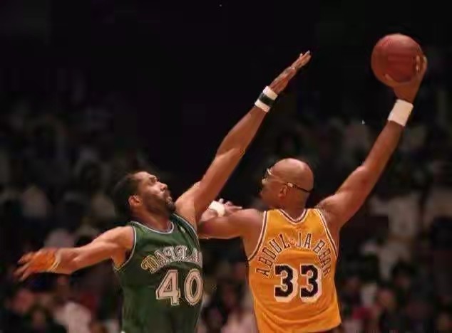 保罗 NBA前十顺位中总得分最多的球员：现役仅保罗上榜，詹皇杜兰特落选