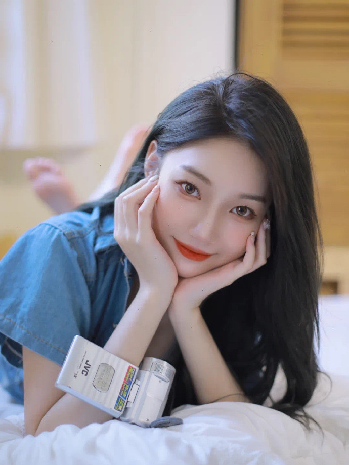 气质优雅清纯的邻家女孩仿佛永远都是18岁