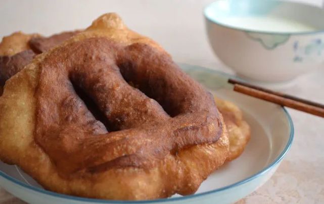 倍儿香倍儿香……配煎饼果子 夹大饼果蓖儿酥脆光是果子就能选不胜选