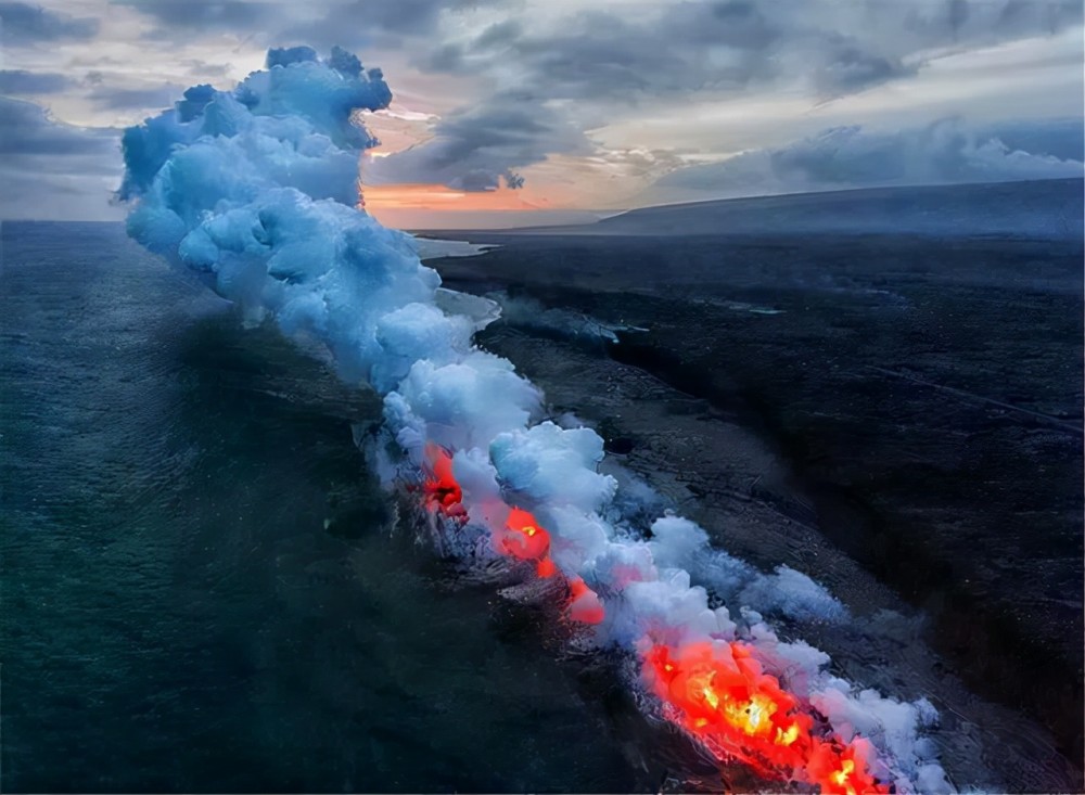 水火不容那麼海底的火山爆發海水為什麼澆不熄滅呢