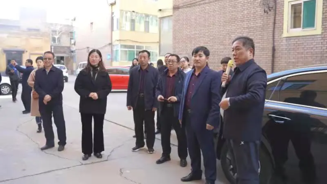 市委组织部副部长,老干部局局长田丽琴陪同调研并介绍相关情况.