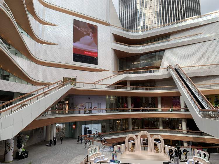 今天开业的新静安久光中心和老静安的久光百货有什么区别