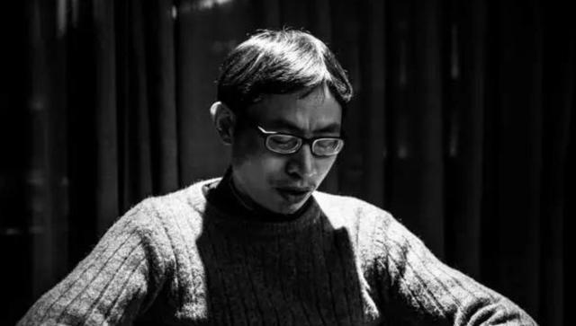 当年汶川地震中丢下学生自己逃跑的北大老师现在过得如何